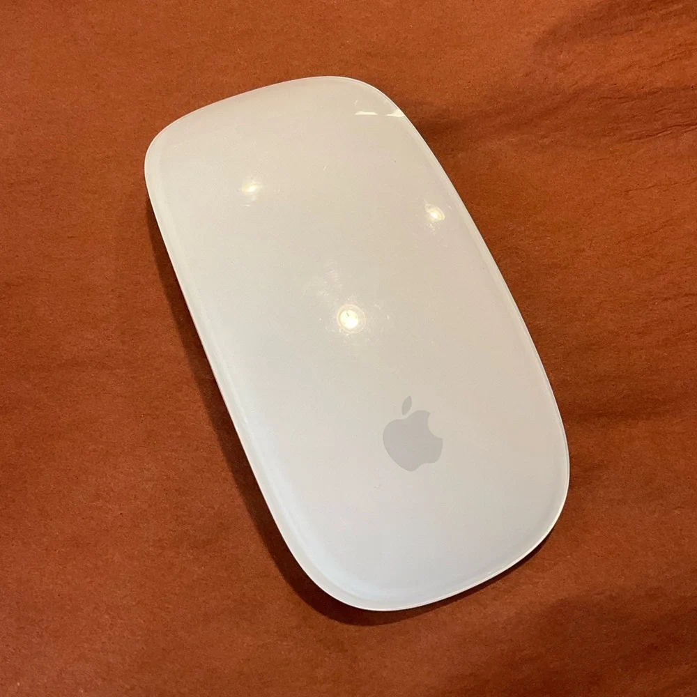 APPLE Magic Mouse - Bluetooth A1296 First Generation? Sleek White
